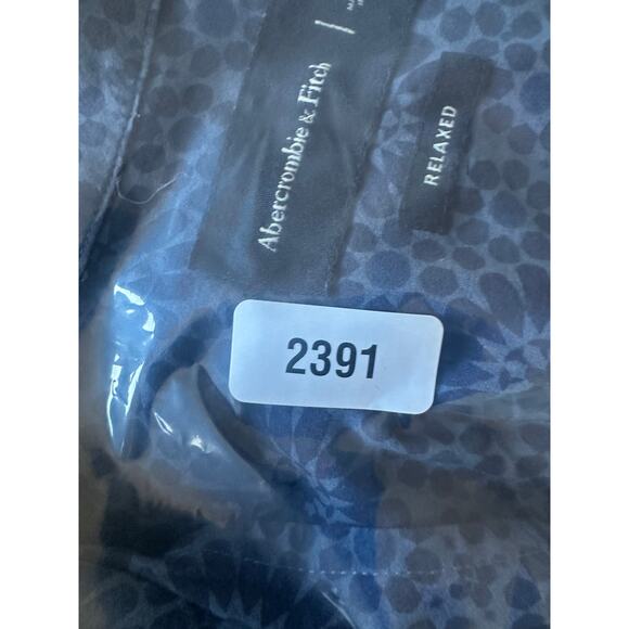 Abercrombie Blue Tonal Floral Camp Collar Shirt XL - Picture 9 of 9